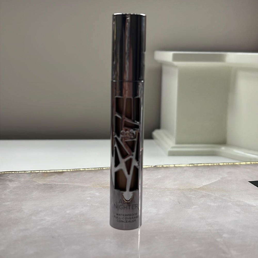 Urban Decay All Nighter concealer Shade Med-Light Warm